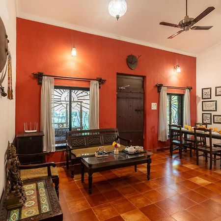 קארג'אט Vintage Estate - Lakeside Allure With Vintage Decor,A Plunge Pool & A Lawn Featuring A Charming Gazebo מראה חיצוני תמונה