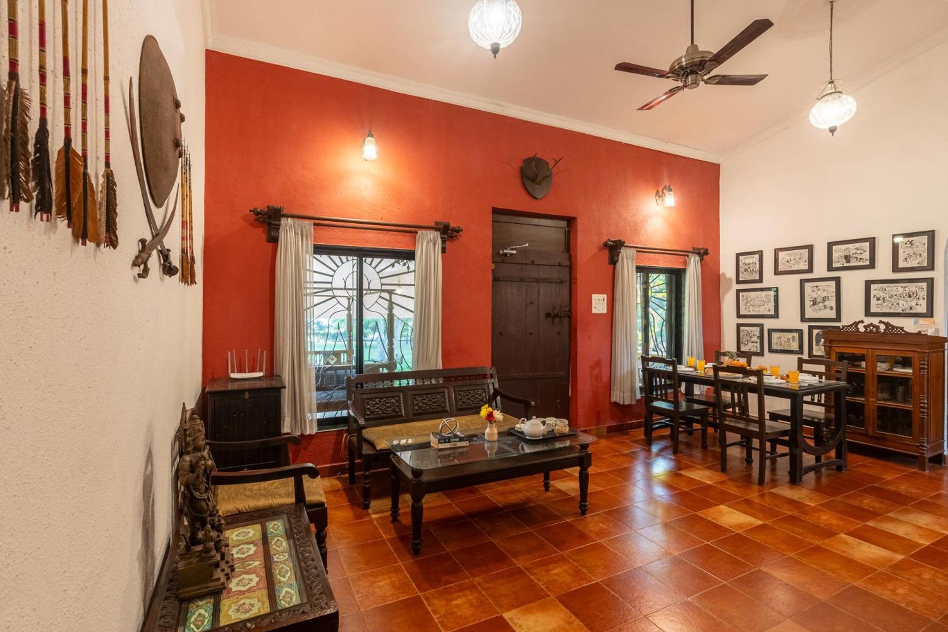 קארג'אט Vintage Estate - Lakeside Allure With Vintage Decor,A Plunge Pool & A Lawn Featuring A Charming Gazebo מראה חיצוני תמונה
