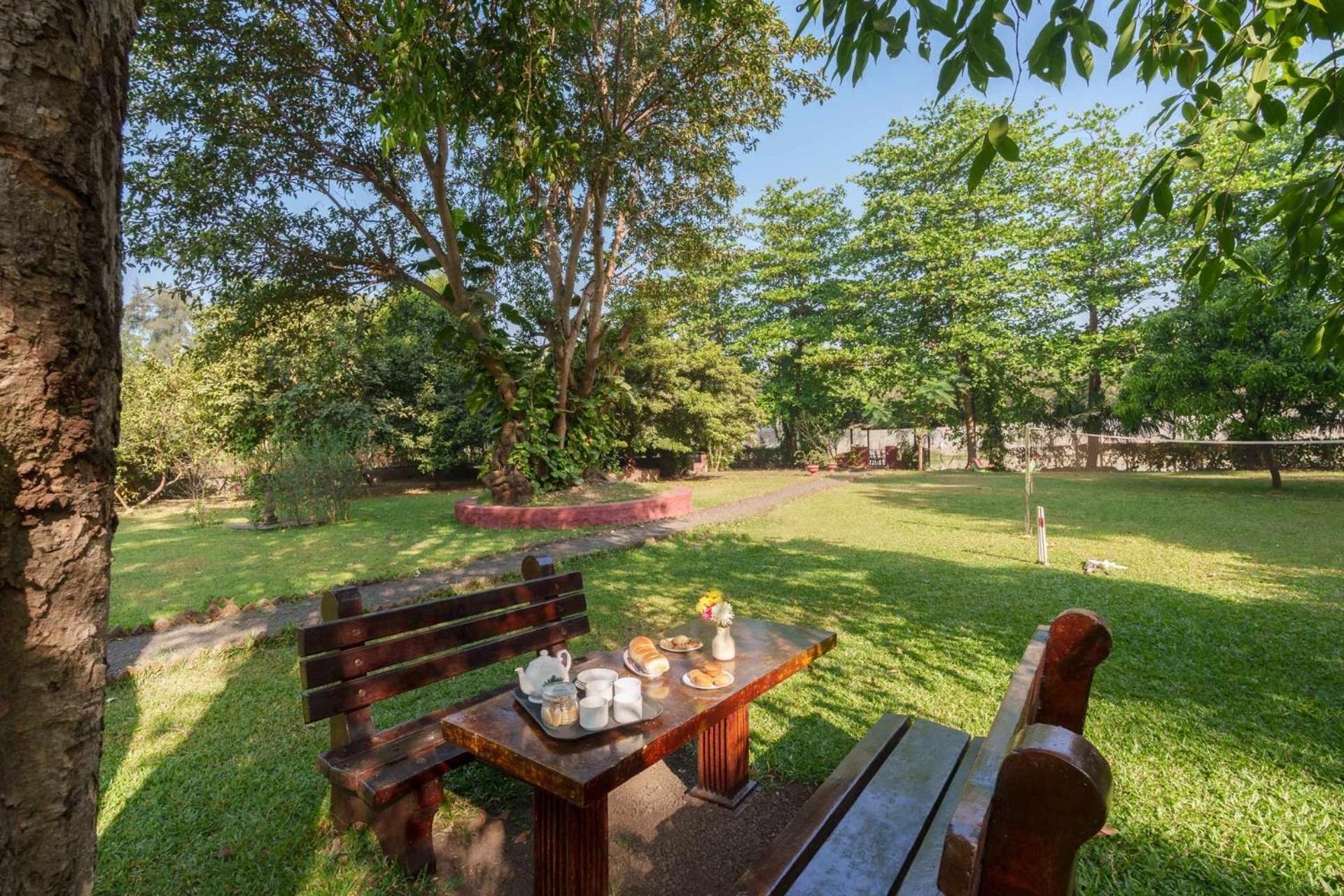 קארג'אט Vintage Estate - Lakeside Allure With Vintage Decor,A Plunge Pool & A Lawn Featuring A Charming Gazebo מראה חיצוני תמונה