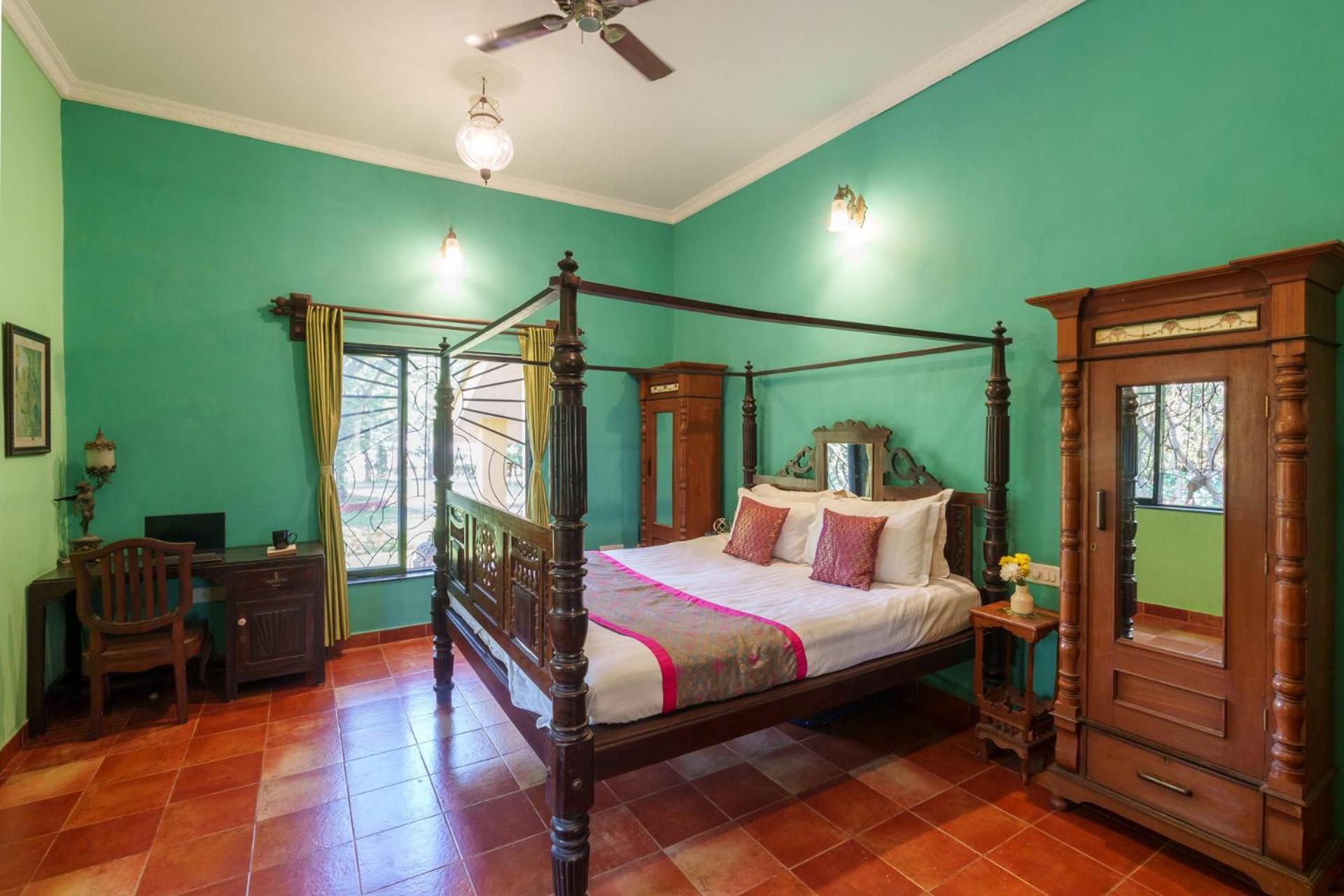 קארג'אט Vintage Estate - Lakeside Allure With Vintage Decor,A Plunge Pool & A Lawn Featuring A Charming Gazebo מראה חיצוני תמונה