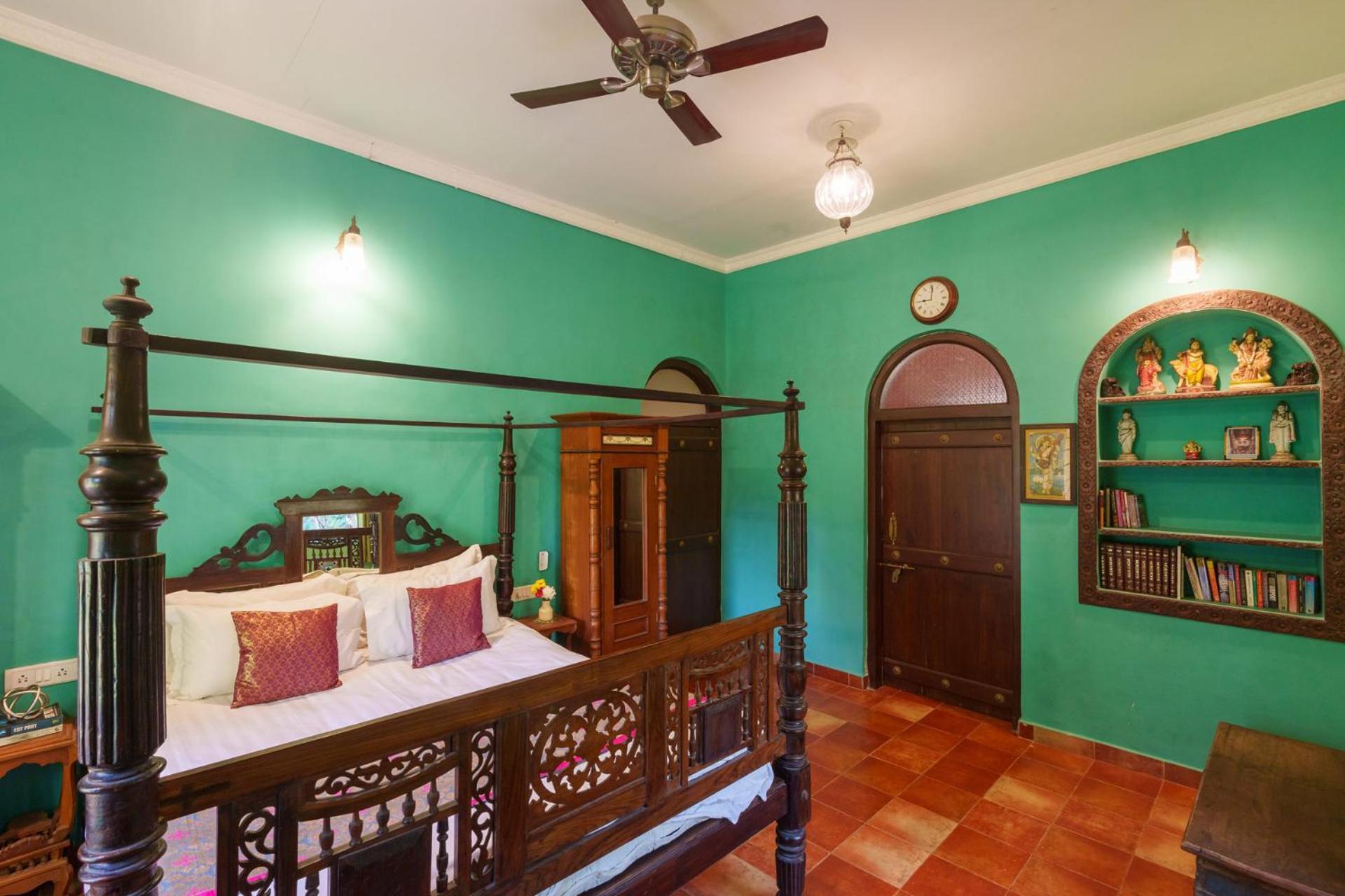 קארג'אט Vintage Estate - Lakeside Allure With Vintage Decor,A Plunge Pool & A Lawn Featuring A Charming Gazebo מראה חיצוני תמונה