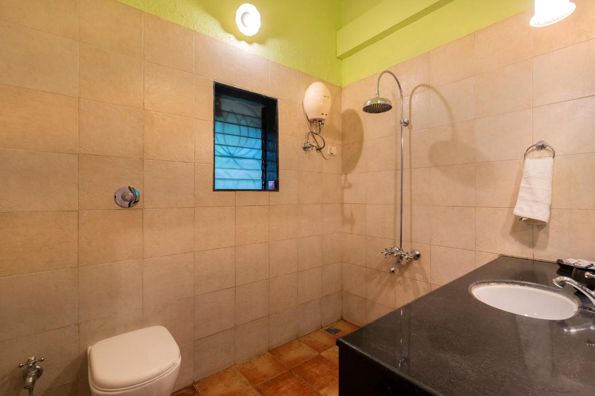 קארג'אט Vintage Estate - Lakeside Allure With Vintage Decor,A Plunge Pool & A Lawn Featuring A Charming Gazebo מראה חיצוני תמונה