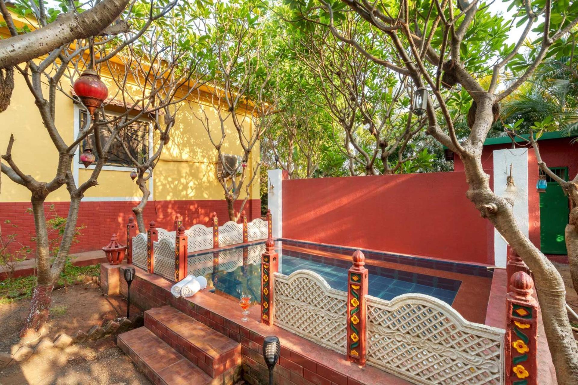 קארג'אט Vintage Estate - Lakeside Allure With Vintage Decor,A Plunge Pool & A Lawn Featuring A Charming Gazebo מראה חיצוני תמונה